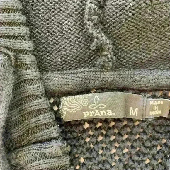 Prana Living Women’s Sugar Beach Sweater. Black size medium. - Picture 7 of 9